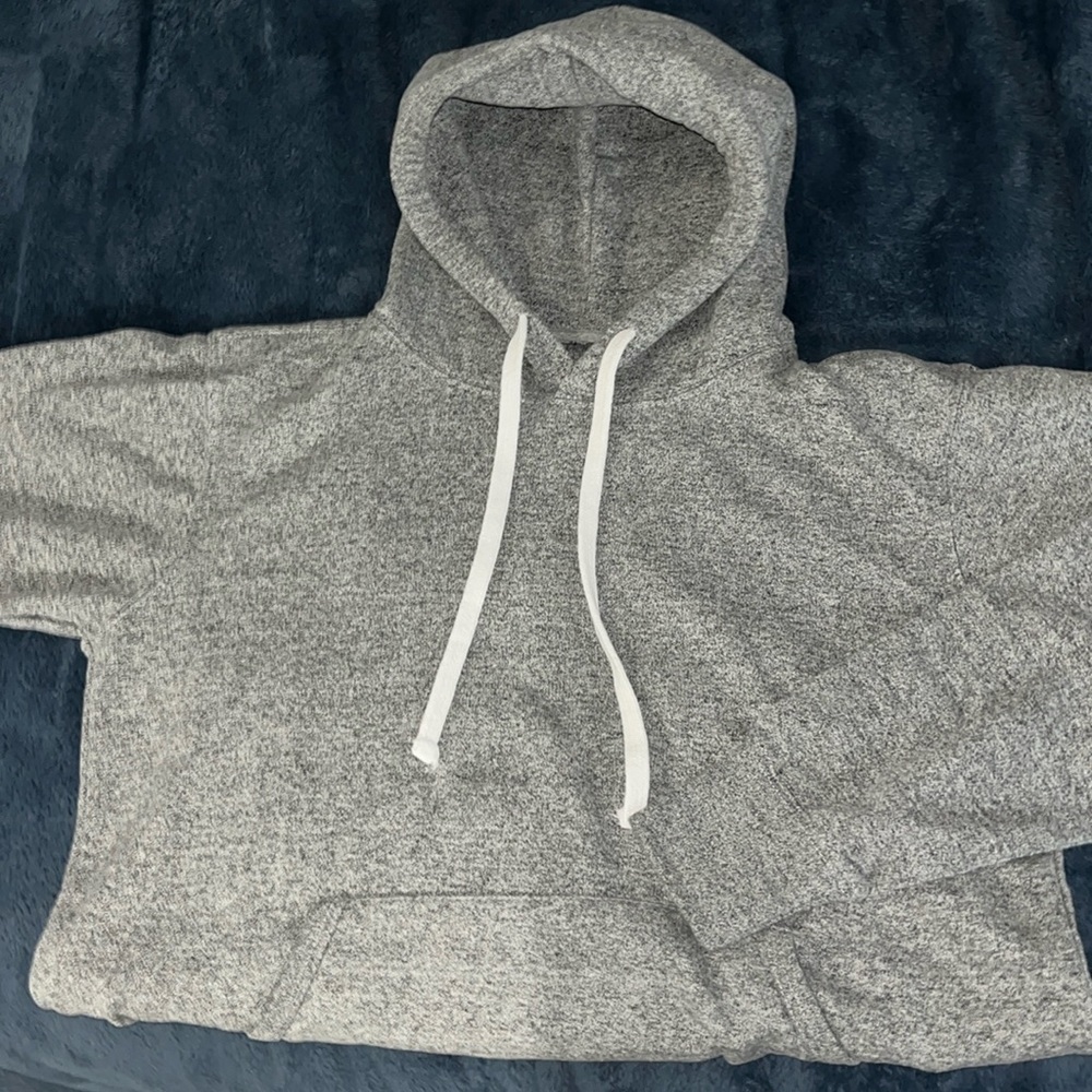 Small grey sweater/sweatshirt